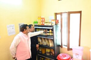 चिन्यालीसौड़ हवाई पट्टी पहुंचे मुख्य सचिव आनंद बर्द्धन, सामरिक और बुनियादी सुविधाओं का लिया जायजा 3 IMG 20260925 WA00062