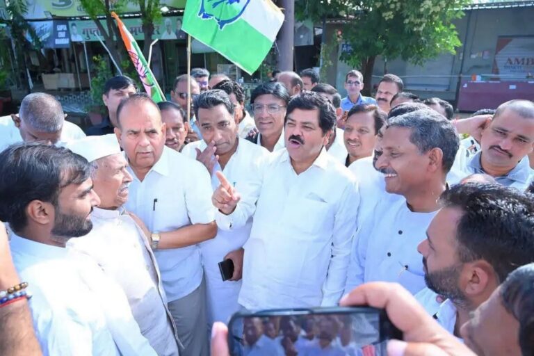 ‘वोट बचाओ-देश बचाओ’ अभियान : कांग्रेस का सर्वोच्च न्यायालय कूच, उत्तराखंड के सैकड़ों नेताओं व कार्यकर्ताओं ने किया प्रतिभाग