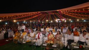 लोक संस्कृति को जीवंत रखते हैं डांडिया और गरबा जैसे आयोजन : धामी 4 IMG 20261015 WA0007