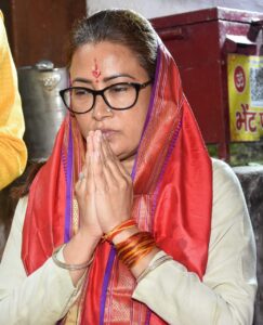 दुर्गाष्टमी पर कैबिनेट मंत्री रेखा आर्या ने मां भगवती और महादेव की पूजा-अर्चना की, प्रदेश की सुख-समृद्धि की कामना की 3 IMG 20261018 WA0006